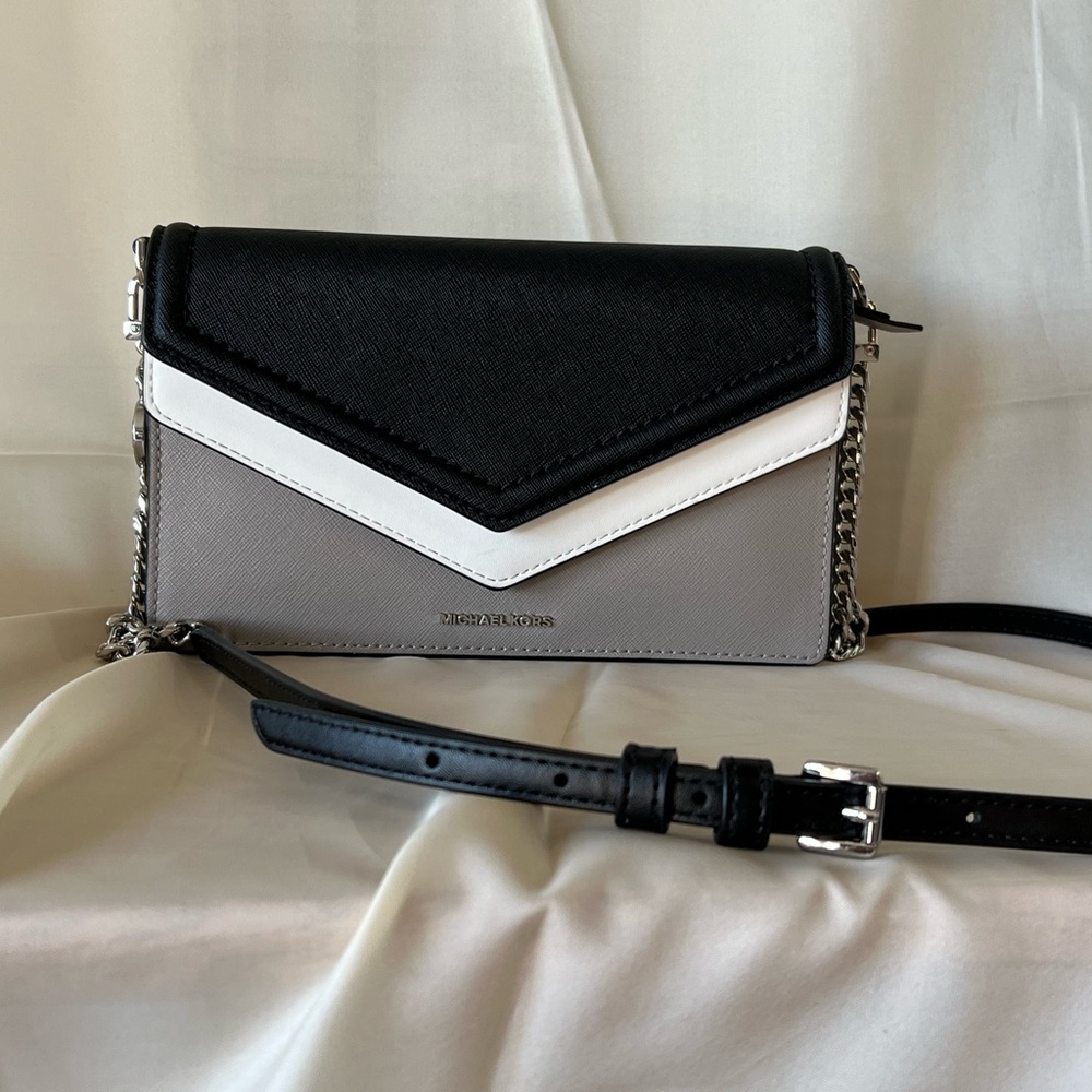 Like New Michael Kors Crossbody Purse - 2 Pouches
